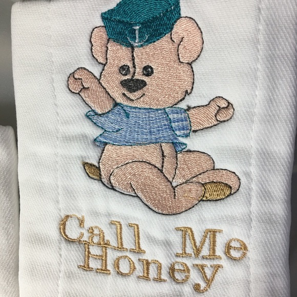 👶🏻BABY 2pcs BURP EMBROIDERED COTTON CLOTHES - Picture 3 of 4